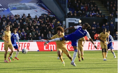 FA Cup'ta �ok b�y�k s�rpriz; Crystal Palace, 6. Lig tak�m�na elendi