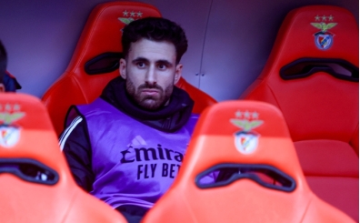 Daha ilk ma�ta gerilim: Rafa Silva'ya �ok tepki