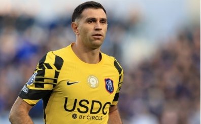 Chelsea'de Emiliano Martinez ameliyat oldu: 'Birka� haftaya d�nece�im'