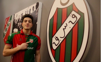 Kar��yaka'ya Cenk Ahmet'ten transfer yasa��