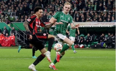 Eintracht Frankfurt, son nefeste bir puan� kurtard�!