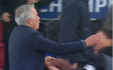 Benfica'dan tarihi galibiyet: Kaleci Trupin att�, ilk 24'e kald�lar