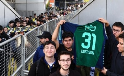 Ederson i�in y�zlerce metrelik kuyruk!