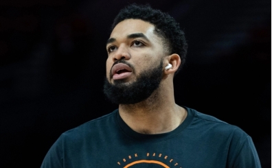 Knicks, Karl-Anthony Towns takas�n� masaya yat�rd�; 3 tak�m devrede