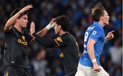 Napoli ka�t�, Roma kovalad�! Alt� goll� ma�ta kazanan ��kmad�!