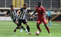 Manisaspor son dakikada 3 puana uzand