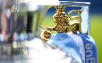 Premier League'de perde alyor
