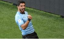 Suarez Uruguay'n kahraman oldu!
