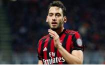 Hakan Çalhanoğlu'na Premier Lig'den talip!