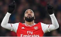 Arsenal'i 90+6'da Lacazette kurtard