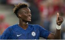 Southampton, Chelsea'yi 2 yumrukta devirdi