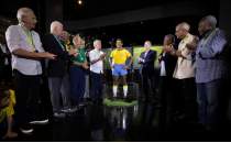 Brezilya'da Pele'nin heykeli ald!
