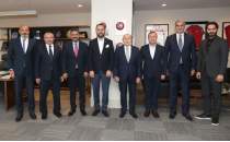 Engelli spor federasyonlar bakanlarndan Nihat zdemir'e ziyaret