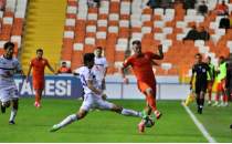 Adanaspor deplasmanda Balkesirspor'u malup etti.
