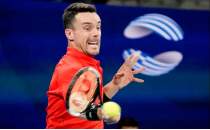 Tsitsipas ve Barty, Avustralya Ak'ta rahat tur atlad