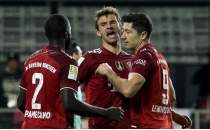 Bayern Mnih rahat kazand ama Lewandowski rekoru kard