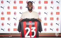 Milan, Chelsea'den savunma oyuncusu Tomori'yi kiralad