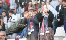 Nazilli Belediyesporlu futbolcuya ''nine-dede'' destei
