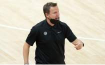 Lakers, yardmc koluk iin Brooks ile grt
