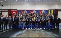 Fenerbahe'den Tokyo 2020'de mcadele eden sporcularna ve ailelerine zel yemek