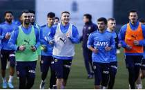 Fenerbahe'de stopersiz ve sol beksiz kamp