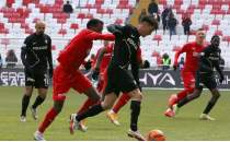 Sivasspor geriden geldi, uzatmalarda 3 puan ald