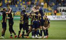 Ankaragc, 11 oyuncu ile yollarn ayrd