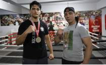 Kick Boks Dnya Kupas'nda baarl olan iki arkada ampiyonluklara odakland