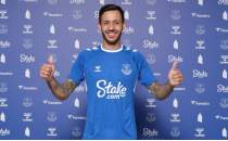 Everton, Dwight McNeil'i transfer etti