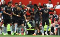 Arsenal yoluna dolu dizgin devam ediyor