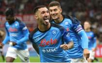 Milan'n serisine Napoli son verdi
