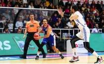 Bykekmece, Anadolu Efes'i 7 sayyla yendi