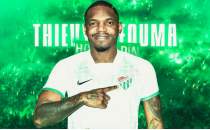 Bursaspor 4 futbolcuyu renklerine balad