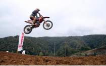 Motokrosta 22 isim piste kacak...