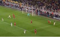 Fenerbahe, Sevilla manda VAR'la penalt kazand