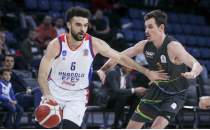 Anadolu Efes, Aliaa Petkim'i farkl geti