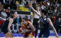 Kadnlar derbisi Fenerbahe'nin