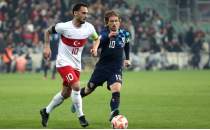 Hakan alhanolu sakatland