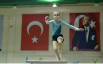 ampiyonu Elvan, eitimini Ukrayna'da, antrenmanlarn Bursa'da srdryor