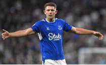 Lider Arsenal'e Everton'dan darbe