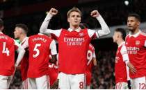 Arsenal'den tribnleri ldrtan geri dn!