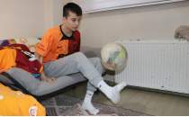 Trafik kazas nedeniyle okulundan ayr kalan Furkan'n bitmeyen futbol ak