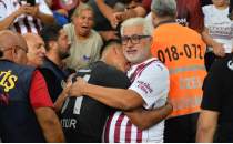 Ouzhan Matur, galibiyeti depremzede babasyla kutlad