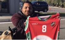 Karyaka'da Ufuk Sarca'dan anlaml hareket