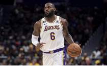 NBA'de Lakers, 25 say geriden gelerek kazand