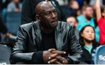 Michael Jordan, Hornets'taki ounluk hissesini satyor
