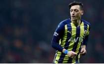 Mesut zil futbolu brakt!