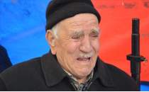 Sndrgl Mehmet amca umre parasn depremzedelere balad