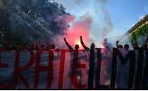 Milan'da yönetime protesto!