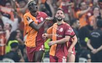 Mertens'ten Osimhen aklamas